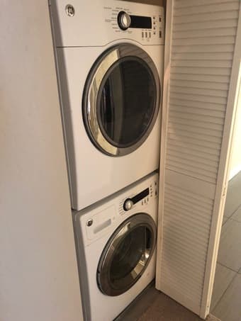 2BR in 3BR Apartment Lots of space! August 1st - 31st, Mountain View - 1