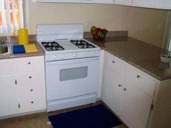 Bedroom available in 3bd Mountain View Apartment 2