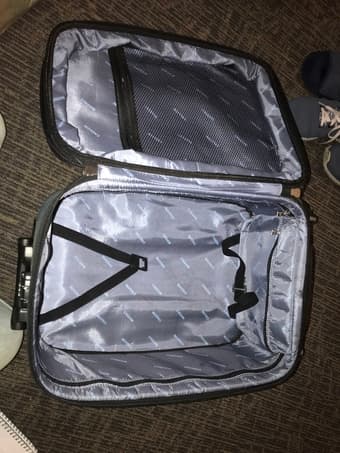 Carryon in very good condition 2