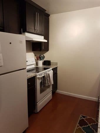 Bedroom available in 2b/1br 9/1 Palo Alto 4