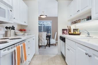 1 bedroom apartment in Oak Creek 2