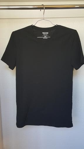 Assortment of new long/short sleeve men's T-shirts - $5 each! 4