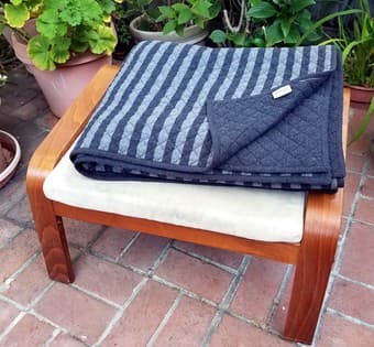 Room Essentials Black Stripe Jersey Quilt - Twin Extra Long 1