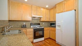 3 Bedroom, 3.5 Bathroom, Palo Alto Townhouse-- available now! 2