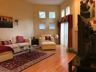 2br - 1553 sq ft - Beautiful 2BR/2.5BA in Gated Townhome Complex 2