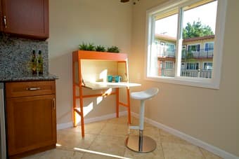 Great Mountain View Apartment - Prime Location -2nd floor! 4