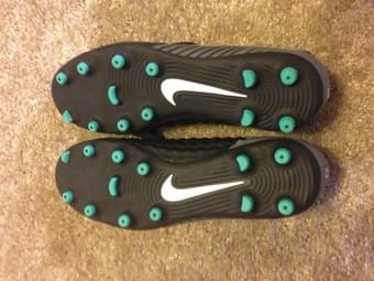 New Nike cleats (US Size 9) 3