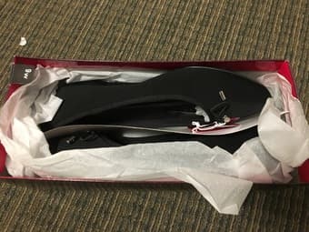 *Brand New* women's wedge shoe (size 9W) 1