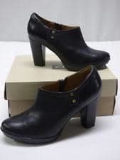 Clarks black leather ankle boots 1