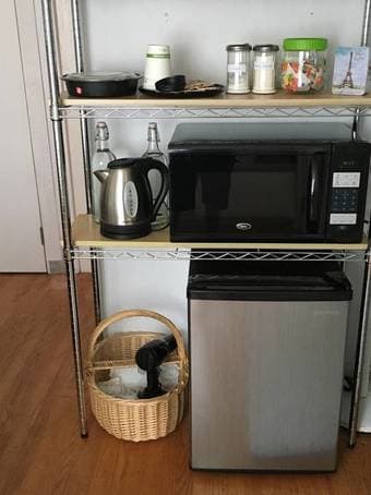 Sunny Studio apt - Laundry, Garden, Easy Parking (North Peninsula) 3