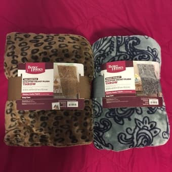 Velvet throw blanket 1