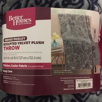 Velvet throw blanket 3