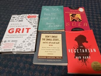 Books: best sellers and classics, great condition 1