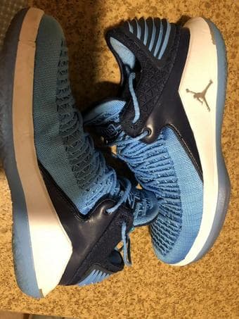 Air Jordan 32 low UNC Mens 9 2