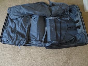 Rolling garment bag 2