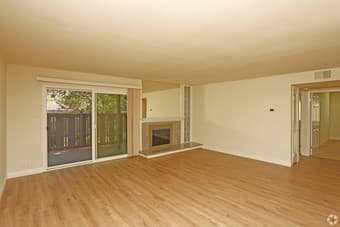 Mountain View大华附近3b2b中一间客卧出租 2