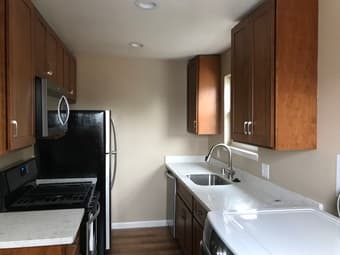 Redwood City 两室一厅全套出租 1