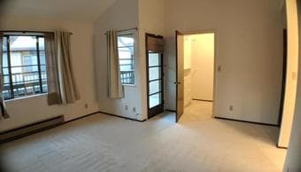 2BR/2.5Ba Townhouse, steps from downtown Redwood City 2