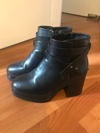Women’s shoes size 7.5-8 3