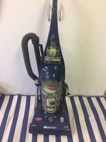 Bissell Rewind Powerclaen vacuum 1