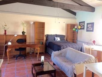 FURNISHED STUDIO IN LOS ALTOS HILLS (400ft2) 1