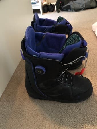 Women's Burton Snowboarding Boots! 2