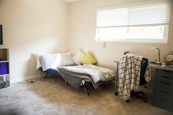 Private room in MountainView downtown 2br/1b(female) (end of Feb) 2