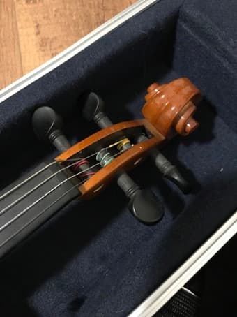 Like new Yamaha V3SKA 4/4 Student Violin 2