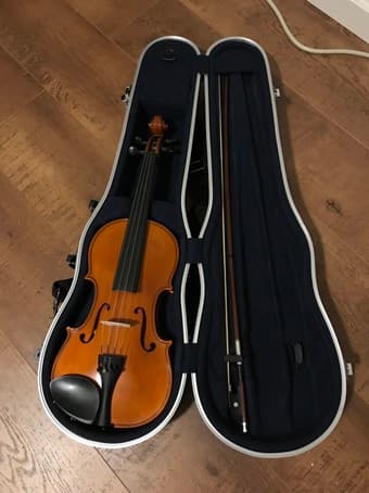 Like new Yamaha V3SKA 4/4 Student Violin 3