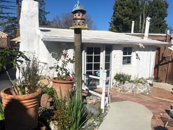 Menlo Park House内单独一室一厅出租，有独立出口，3月底入住 1