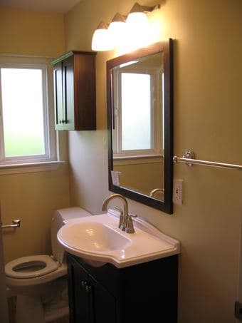 2 bedroom, 1 bath apartment near Stanford 3