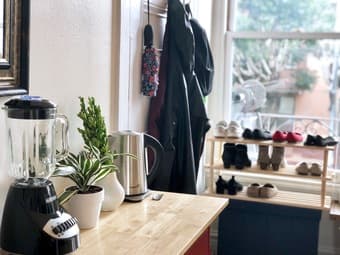 1475/mo: Light-filled Victorian Studio in downtown Hayes Valley, 4/1 t 1