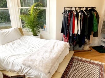 1475/mo: Light-filled Victorian Studio in downtown Hayes Valley, 4/1 t 2