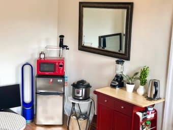 1475/mo: Light-filled Victorian Studio in downtown Hayes Valley, 4/1 t 3