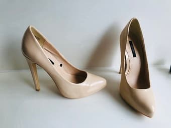 LIKE NEW forever 21 nude heels size 5.5 1