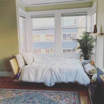 $3300 / 1br - Top Floor Apt in Hayes with lots of Natural Light (haye 3