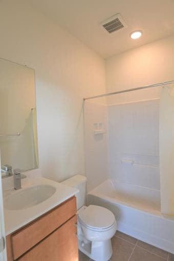 1 Room with Private Bath available now in NEW 3bd/3ba Townhome 3