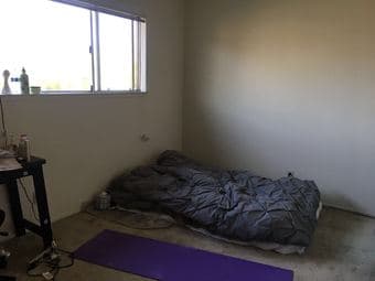 学校附近2b2b一间卧室出租，随时入住 1