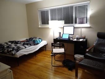 Downtown Menlo Park room in 2 BR/1Ba, September 1 1