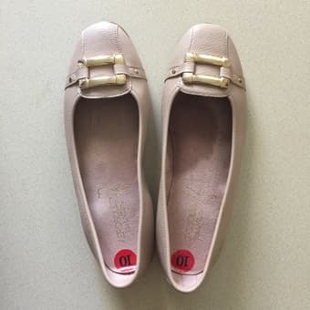 Women shoe NEW size 10 3