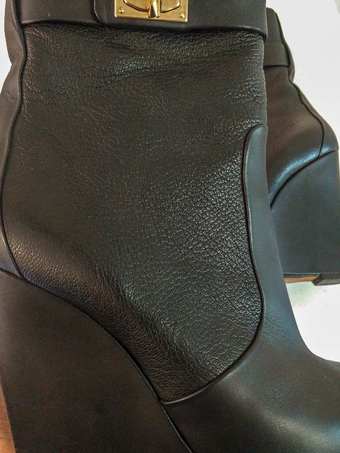 Givenchy Womens Black Boots Size 8 4