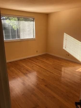 Furnished room available immediately in Menlo Park! 1