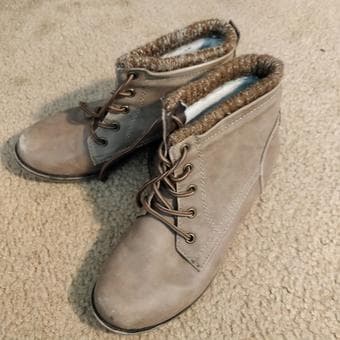 Women's size 7.5 shoes 2