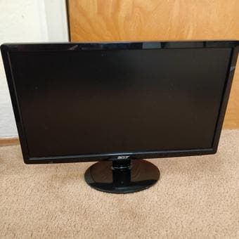 21.5" monitor, VGA input 1