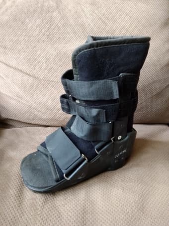 medium sized walking boot 1