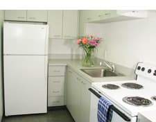 Room in Stanford Lyman Apartment for Summer 3