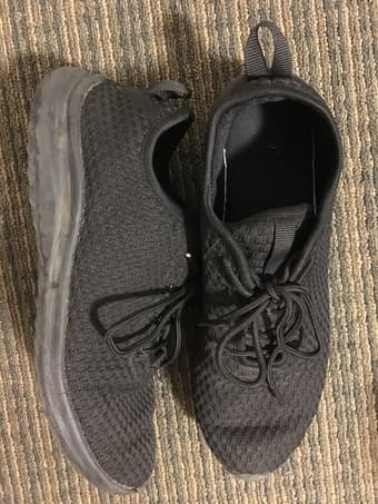 Women’s black woven athletic shoes, size 9 1
