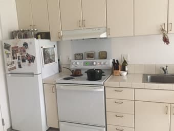 EV STUDIO SUBLET AVAILABLE JULY 30-SEPTEMBER 15 3