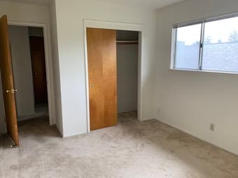 one bedroom in 2b/1.5b available from 08/11 near Stanford, female only 1