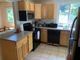 Room for $1165 (1.8mi from campus) 2